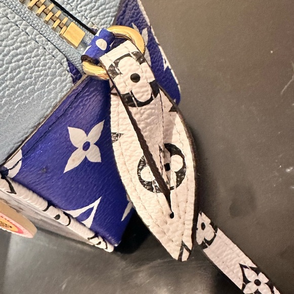 Louis Vuitton Louis Vuitton Monogram Beach Pouch Resort Okinawa - Picture 7 of 16